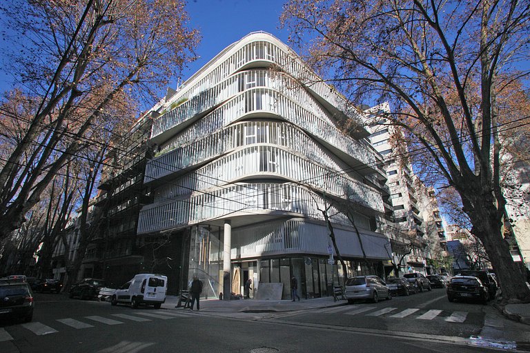 802 O "Espectacular piso con balcón aterrazado"