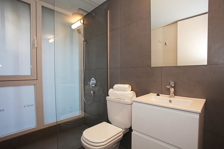 "Tu Hogar Temporal en la Ciudad: Departamento Cómodo y Centr