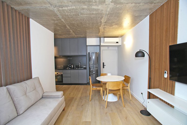 803 O "Tu Hogar Temporal en la Ciudad"