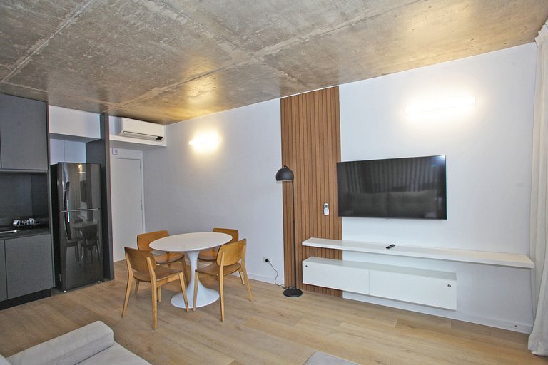 803 O "Tu Hogar Temporal en la Ciudad"