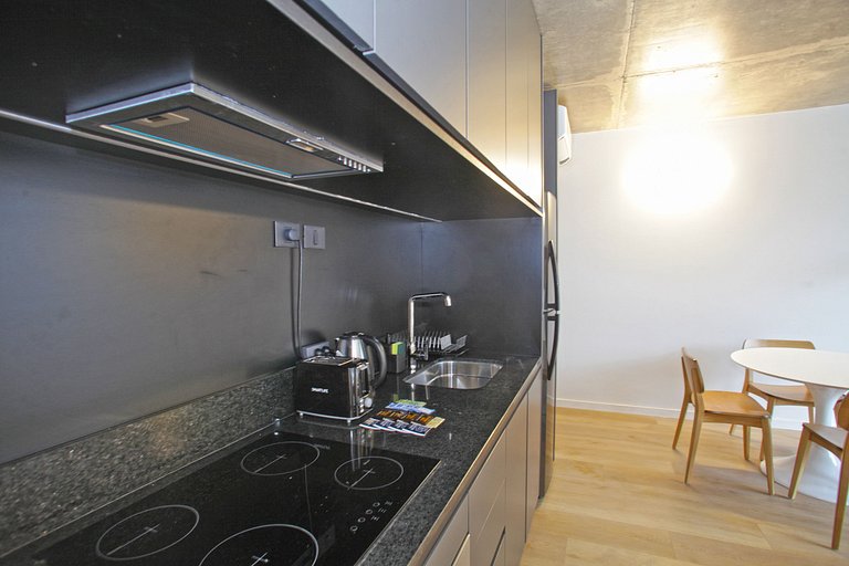 803 O "Tu Hogar Temporal en la Ciudad"