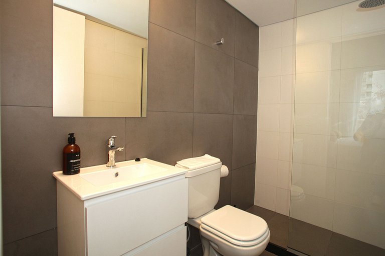 803 O "Tu Hogar Temporal en la Ciudad"