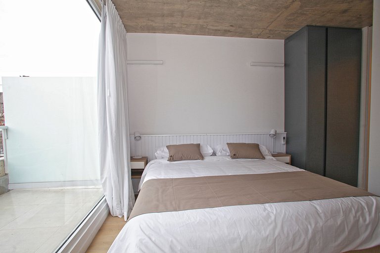 803 O "Tu Hogar Temporal en la Ciudad"