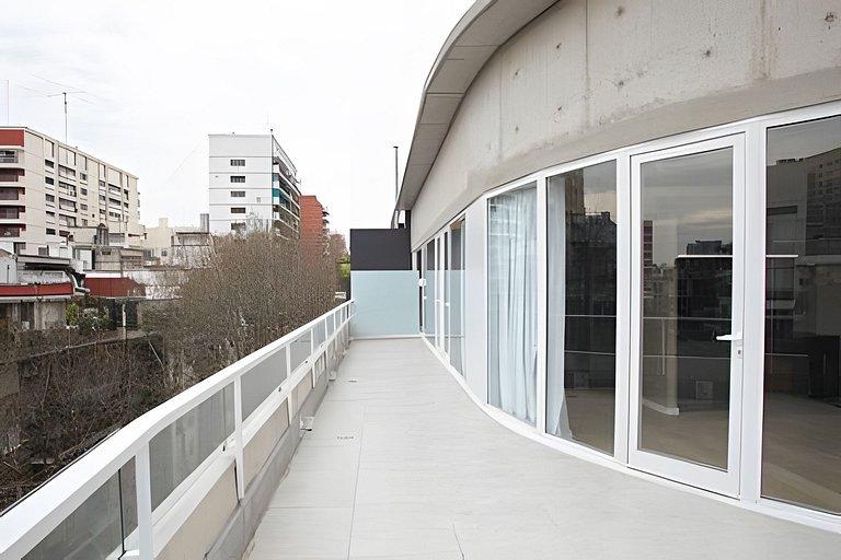 802 O "Espectacular piso con balcón aterrazado"